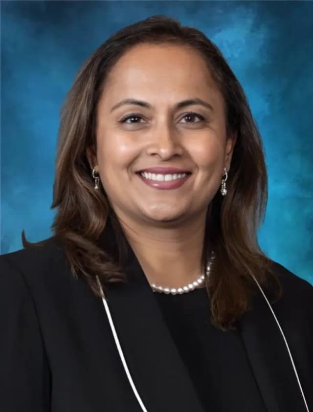 <a
href="http://www.linkedin.com/in/shilpa-bahethi-md-b7233a290/"
rel="noopener noreferrer"
class="text-blue-600 font-bold hover:underline"
target="_blank"
>
Shilpa Bahethi
</a>